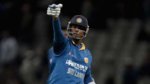 Sri-Lanka-captain-Angelo-Mathews-celebrates-winning-the-Royal-L.jpg