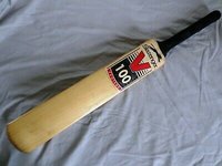 Vintage-Slazenger-Cricket-Bat-V100-Protégé-Rare-1990s.jpg