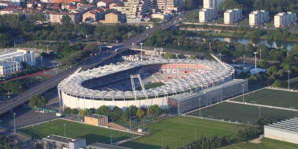 stadiumtoulouse_front1.jpg