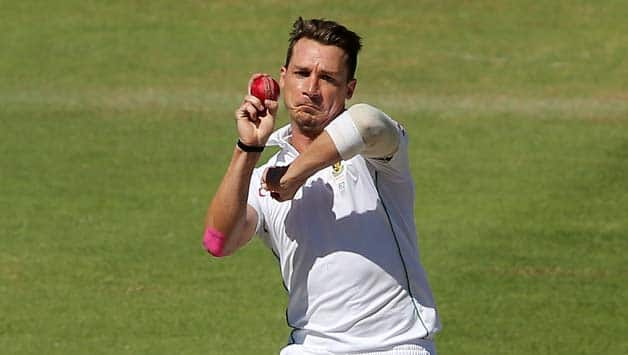 Dale-Steyn-of-South-Africa-bowls-during-day-4-of-the-third-test-match-between-South-Africa-and-Aus.jpg