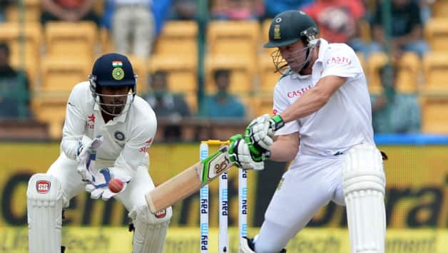 South-African-batsman-AB-de-Villiers-plays-a-shot-while-Indian-wicketkeeper-Wriddhiman-Saha-l.jpg